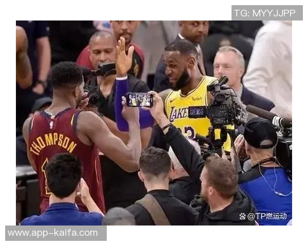 克劳福德在湖人的表现备受瞩目:他将如何改变比赛格局?